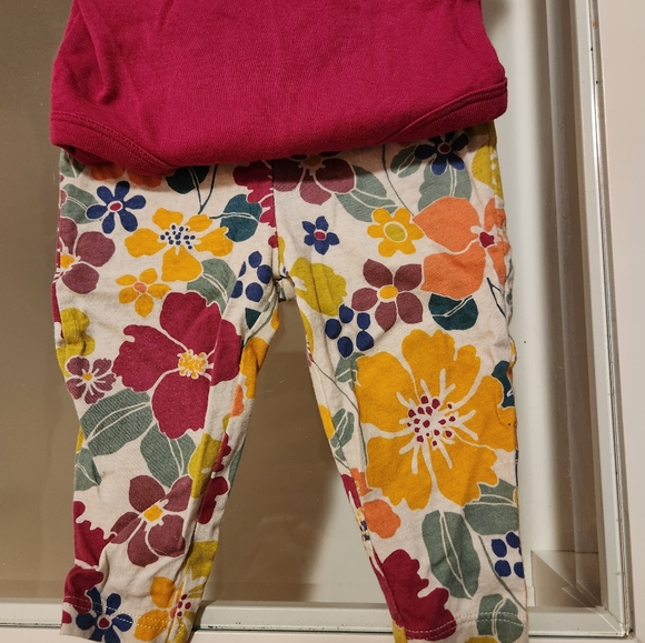 💛🩷2 Outfits - Picture 4 of 7